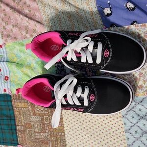 Size 7 Heelys